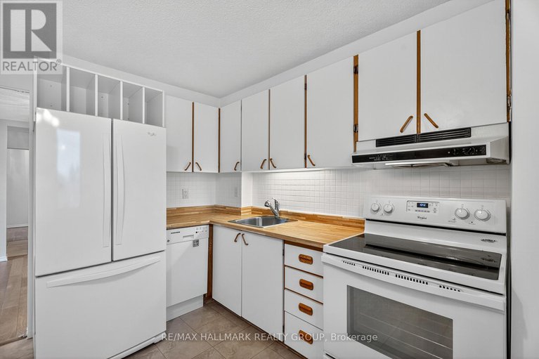 28916284/304-915-elmsmere-road/beacon-hill-south/ottawa/ontario/K1J8H8_24