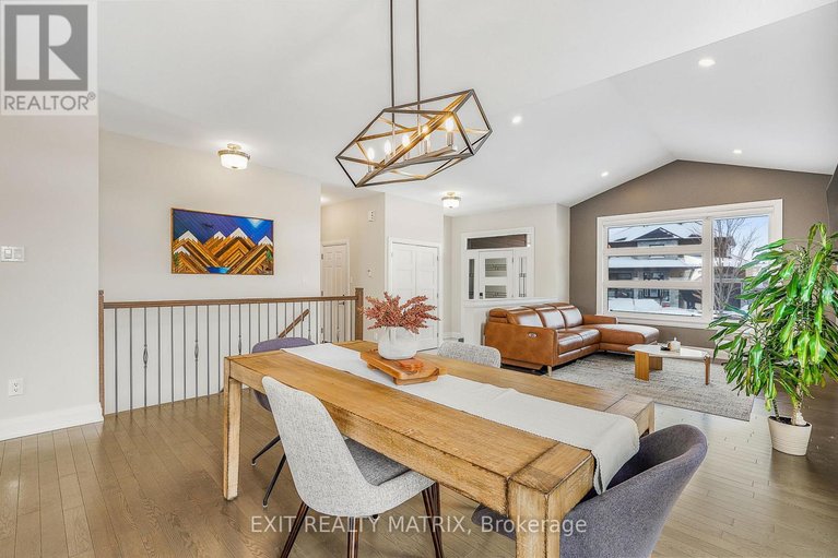 29468824/128-lyon-street/embrun/russell/ontario/K0A1W0_11