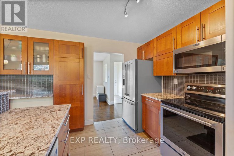 29077566/19-sunnycrest-drive/city-viewskylinefisher-heightsparkwood-hills/ottawa/ontario/K2E5Y3_16