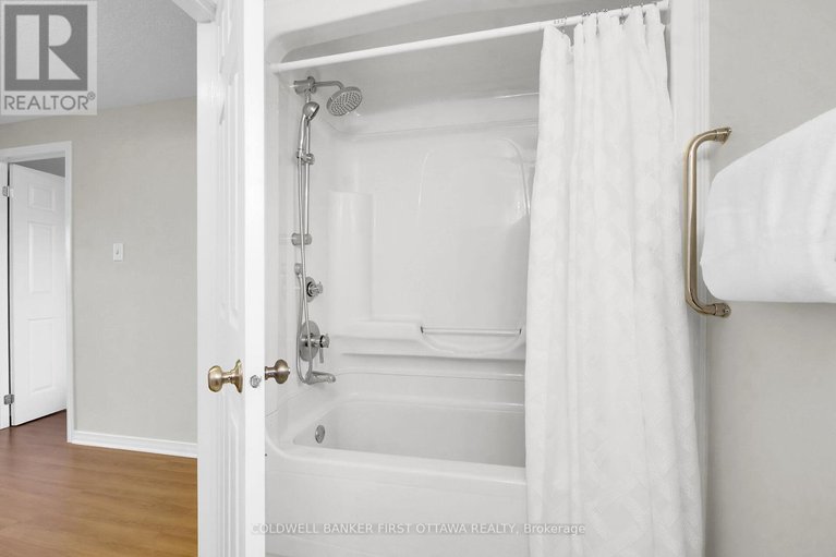 29603326/30-3924k-old-richmond-road/arbeatha-park/ottawa/ontario/K2H5C6_27