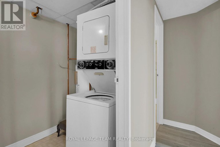 28815929/804-100-grant-carman-drive/borden-farmstewart-farmcarleton-heightsparkwood-hills/ottawa/ontario/K2E8B8_28