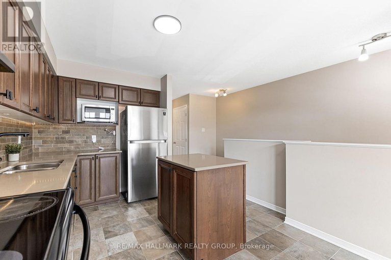 28482791/253-stroget-private/merivale-industrial-parkcitiplace/ottawa/ontario/K2E0A9_9