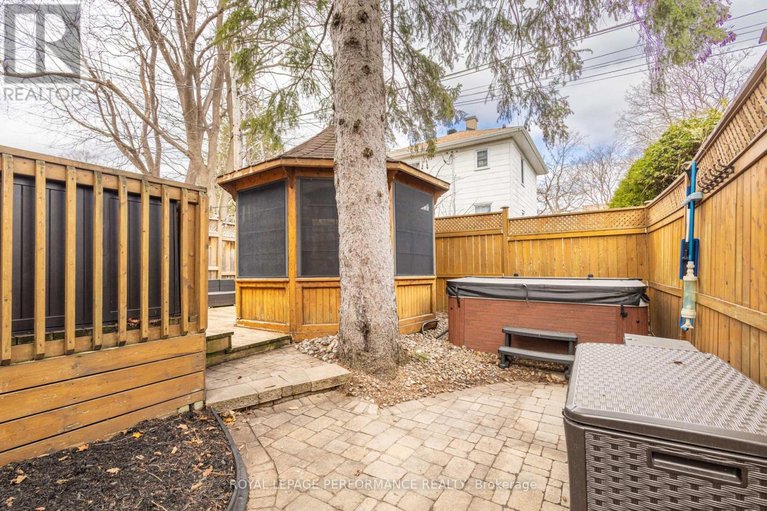 29606719/219-switzer-avenue/westborohampton-park/ottawa/ontario/K1Z7H8_42