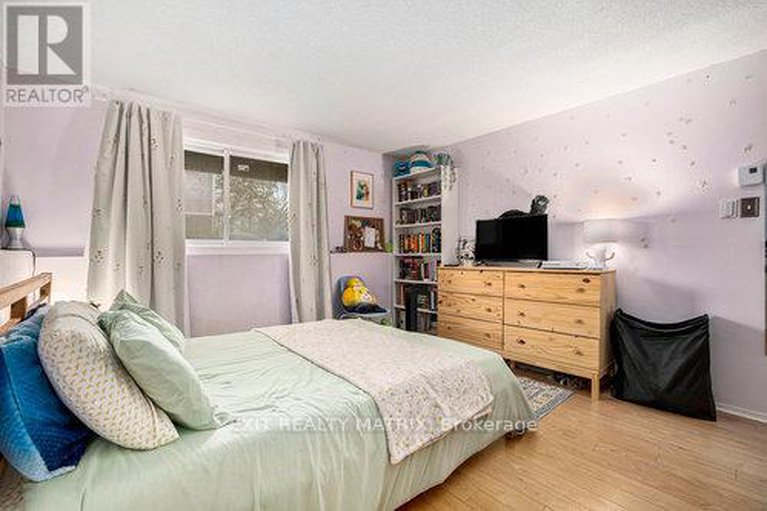 28321254/4-300-fenerty-court/katimavik/ottawa/ontario/K2L3A8_21