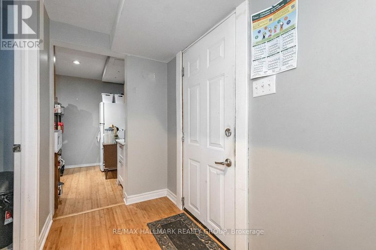 29437077/2223-halifax-drive/elmvale-acresurbandale/ottawa/ontario/K1G2W4_31