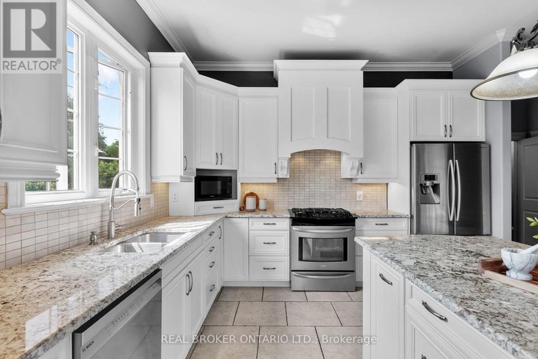 29375291/525-tullamore-street/riverside-south/ottawa/ontario/K1X0A2_14