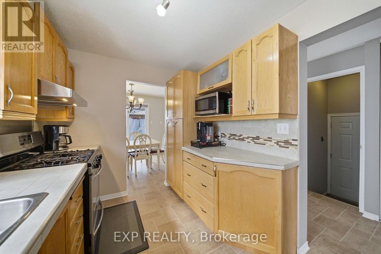 29466998/296-bonavista-street/town-of-rockland/clarence-rockland/ontario/K4K1N8_16