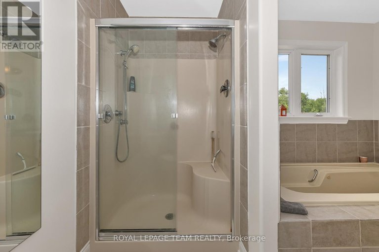 28614857/17-kolo-drive/remainder-of-stittsville-area/ottawa/ontario/K0A1B0_22