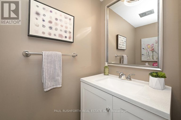 29687415/10-cosburn-avenue/arlington-woods/ottawa/ontario/K2H8A1_17