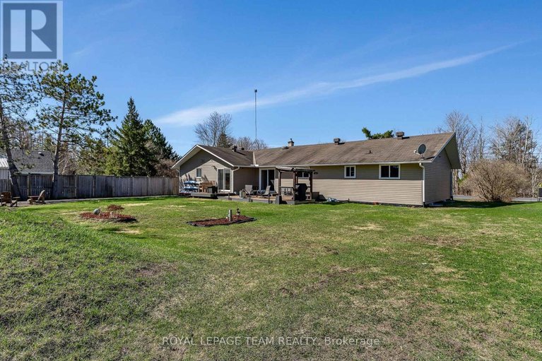 29660167/1923-joanisse-road/clarencerockland-twp/clarence-rockland/ontario/K0A2A0_46