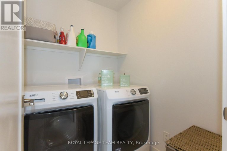 29666466/725-capricorn-circle/riverside-southgloucester-glen/ottawa/ontario/K4M0J4_41