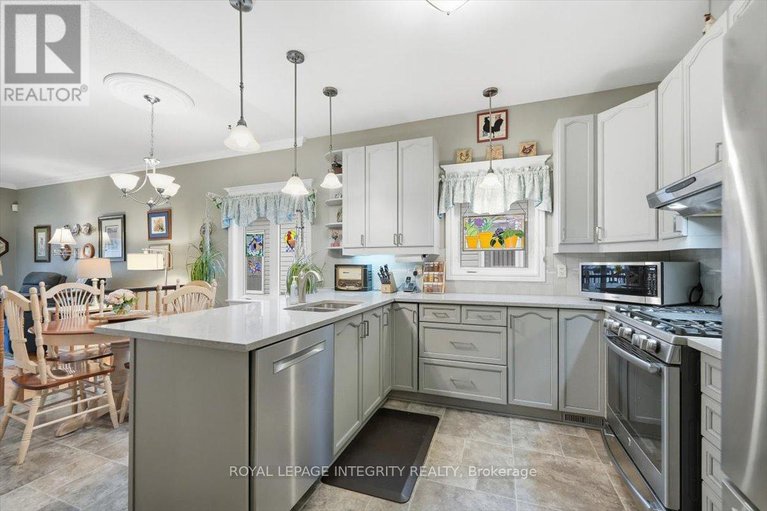 29339482/1030-valin-street/fallingbrookgardenway-south/ottawa/ontario/K4A4X7_13