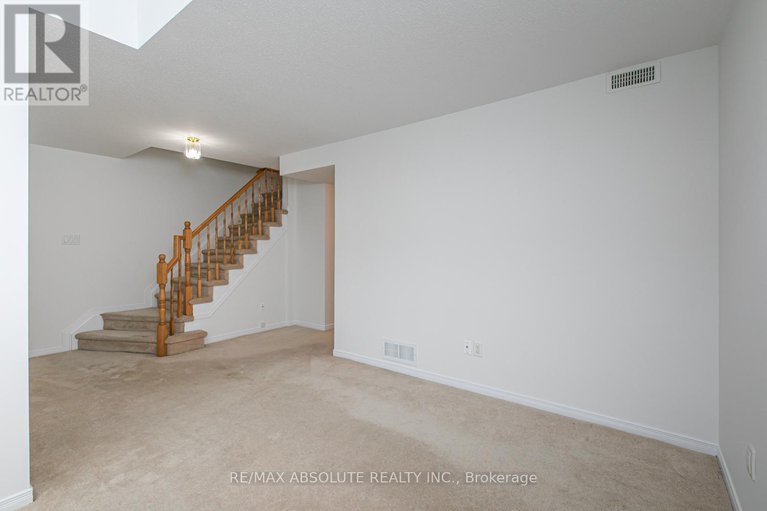 28229768/246-gershwin/westcliffe-estates/ottawa/ontario/K2H1G5_18