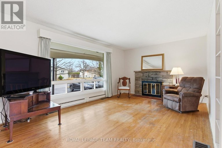 29612098/57-sullivan-avenue/meadowlandscrestview/ottawa/ontario/K2G1V1_7