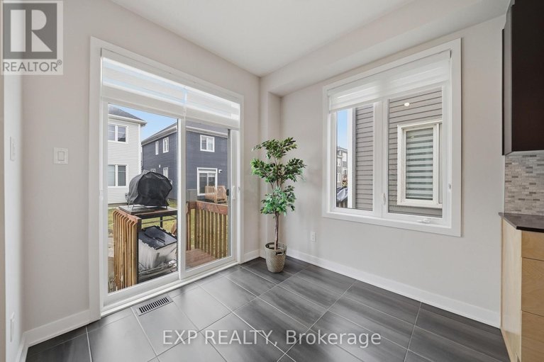 29623350/658-terrier-circle/goulbourn-twp-from-franktown-rdsouth-to-rideau/ottawa/ontario/K0A2Z0_12