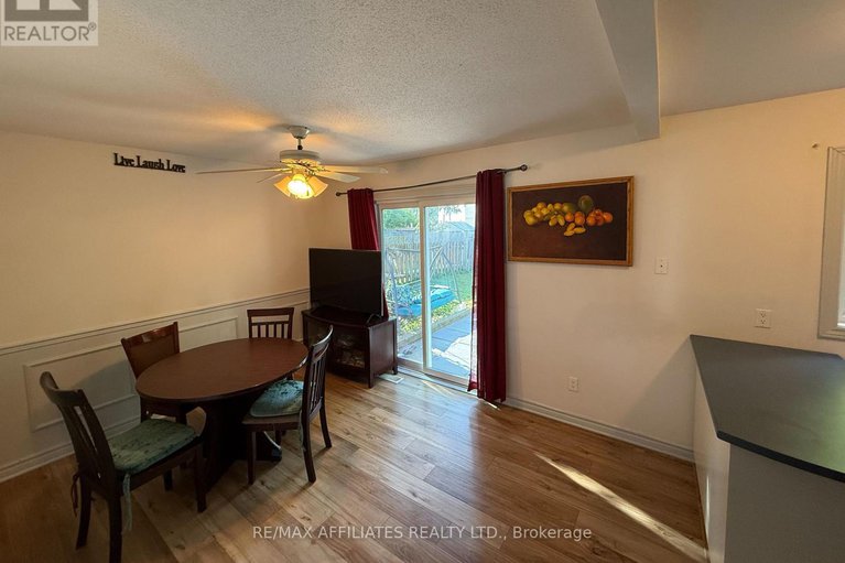 28764213/295-pintail-terrace/chatelaine-village/ottawa/ontario/K1E1Z9_8