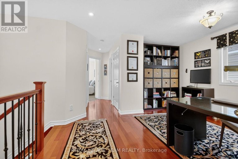 29591881/210-hunterbrook-street-n/morgans-grantsouth-march/ottawa/ontario/K2K0E6_32