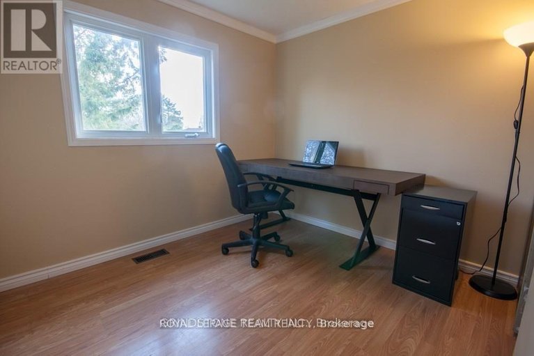 29666146/183-mcelroy-drive/glencairnhazeldean/ottawa/ontario/K2L1X7_15