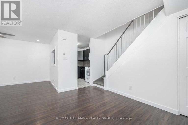 28653578/m-15-banner-road/sheahan-estatestrend-village/ottawa/ontario/K2H8T3_11