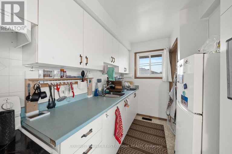 29607129/2066-saunderson-drive/elmvale-acres/ottawa/ontario/K1G2E6_21