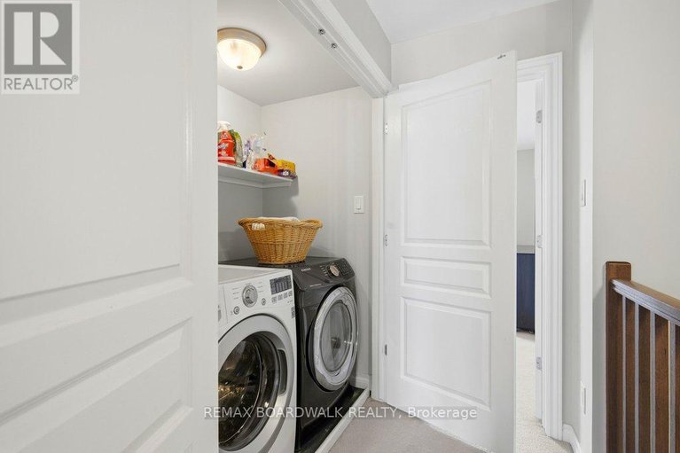 29343898/306-rainrock-crescent/mer-bleuebradley-estatesanderson-park/ottawa/ontario/K1W0J8_23