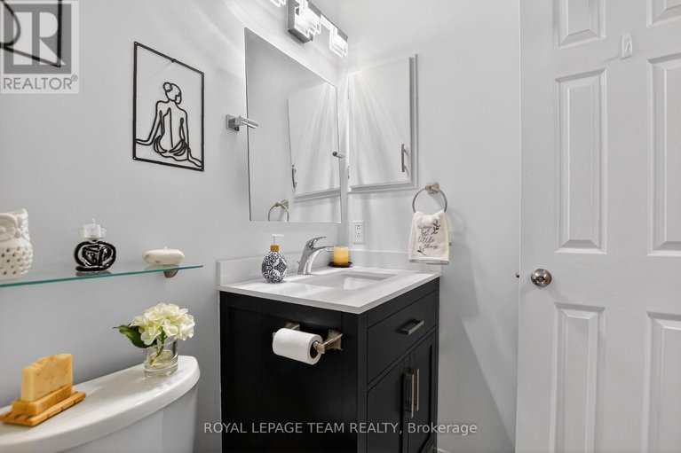 29366055/20-river-oaks-court/stittsville-central/ottawa/ontario/K2S1L3_39