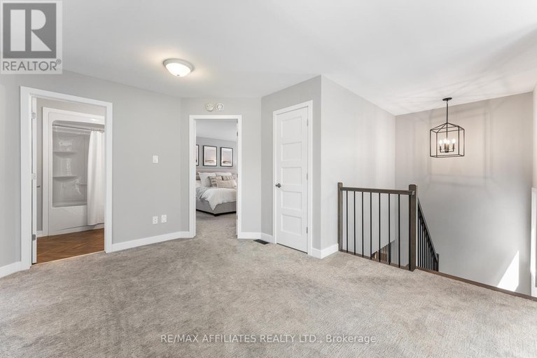 28381839/156-hybrid-street/embrun/russell/ontario/K0A1W0_31