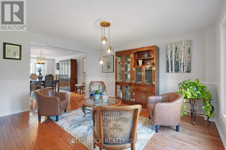 28474669/41-framingham-crescent/cedargrovefraserdale/ottawa/ontario/K2J3J4_17