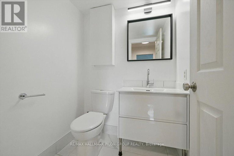28475824/404-201-laurier-avenue-e/sandy-hill/ottawa/ontario/K1N6P1_12