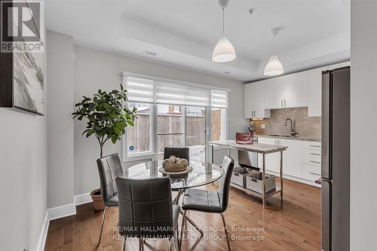 29413273/d-124-guigues-avenue/lower-townbyward-market/ottawa/ontario/K1N5H7_13