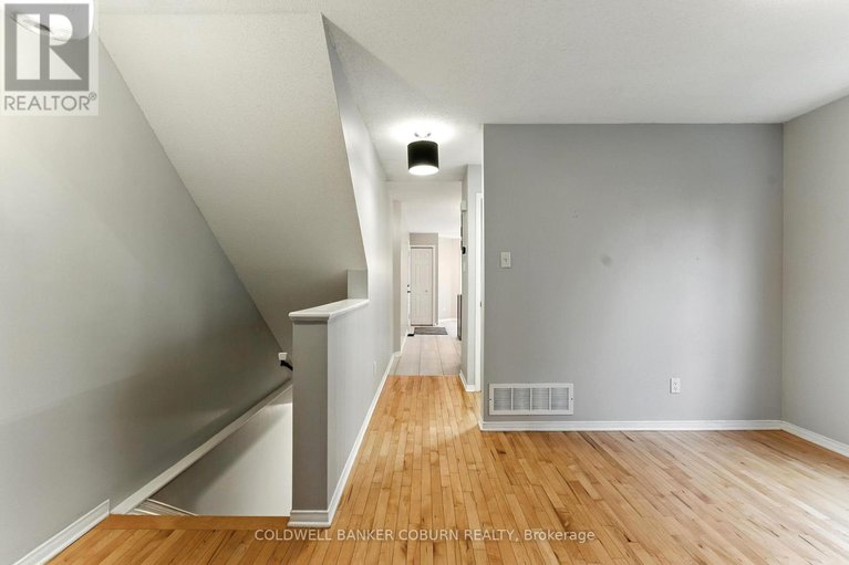28563592/72-130-berrigan-drive/longfields/ottawa/ontario/K2J0J3_19