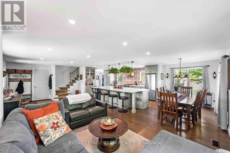 28853466/1271-collier-crescent/greely/ottawa/ontario/K4P1C1_6