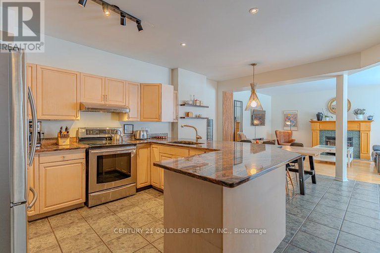 29418549/1075-north-river-road/overbrook/ottawa/ontario/K1K3V9_13