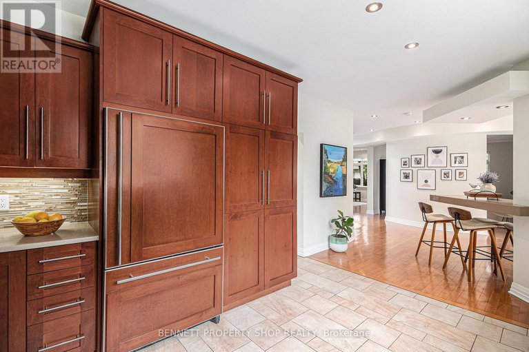 28239402/1934-lenester-avenue/mckellar-heightsglabar-park/ottawa/ontario/K2A1J9_9
