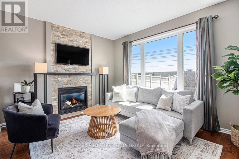 28370521/280-trail-side-circle/springridgeeast-village/ottawa/ontario/K4A5B1_15