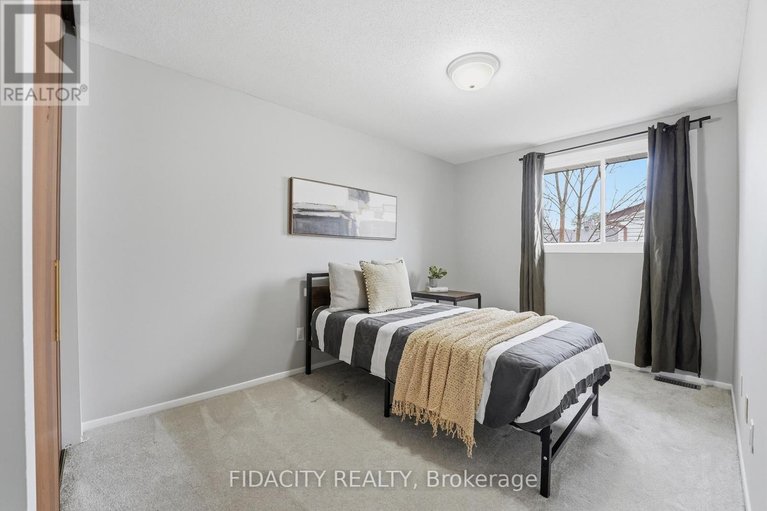 29621075/31-16-glencoe-street/arlington-woods/ottawa/ontario/K2H8S6_27
