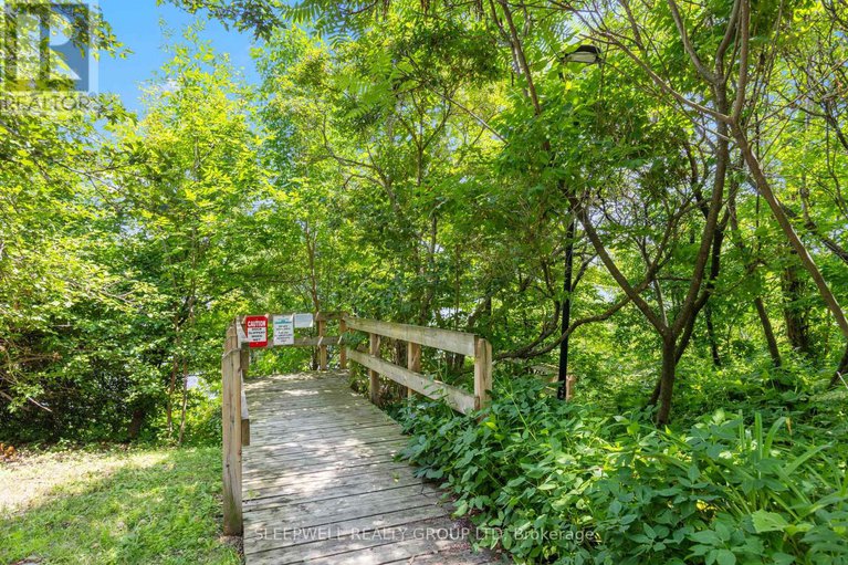 28620824/55-waterford-drive/pineglencountry-place/ottawa/ontario/K2E7V4_41