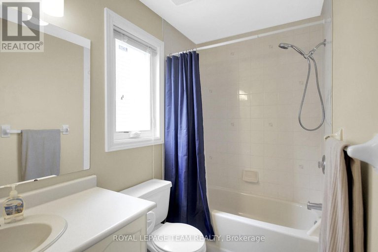 28518237/102-longshire-circle/longfields/ottawa/ontario/K2J4K8_38