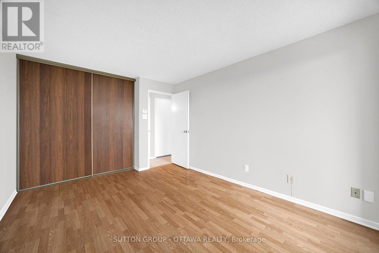 28727418/711-1171-ambleside-drive/woodroffe/ottawa/ontario/K2B8E1_25
