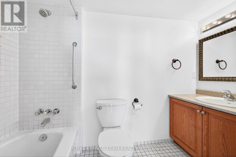 29312741/1506-2760-carousel-crescent/emerald-woodssawmill-creek/ottawa/ontario/K1T2N4_11