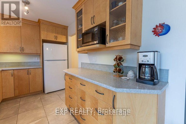 29464156/422-kintyre-private/carleton-square/ottawa/ontario/K2C3M7_9