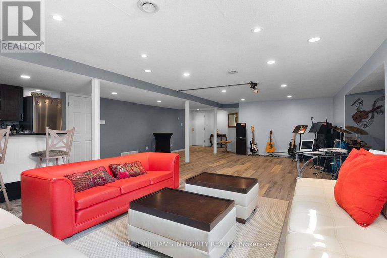 28466122/22-marchbrook-circle/rural-kanata-central/ottawa/ontario/K2W1A1_35