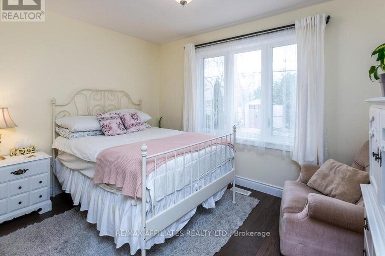 28591498/1941-haig-drive/elmvale-acres/ottawa/ontario/K1G2J9_18