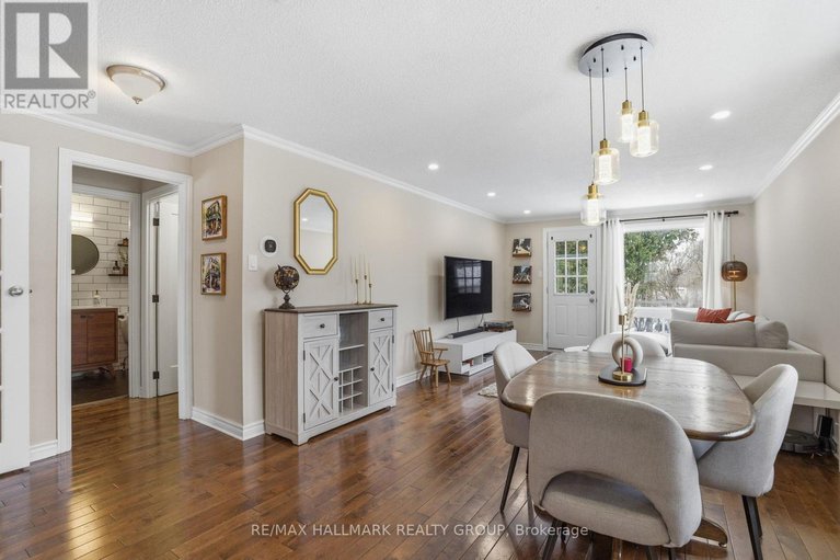 29378693/24-binscarth-crescent/glencairnhazeldean/ottawa/ontario/K2L1S1_2