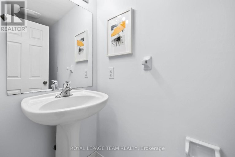 29041198/381-moffatt-pond-court/cedargrovefraserdale/ottawa/ontario/K2J0C9_17