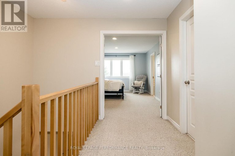 28279532/200-eye-bright-crescent/riverside-southgloucester-glen/ottawa/ontario/K1V2K6_18