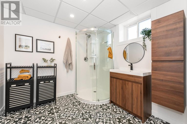 29307640/524-wolffdale-crescent/overbrookcastle-heights/ottawa/ontario/K1K1N5_39