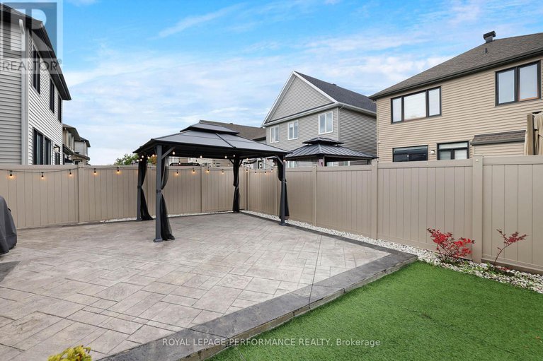 28913501/266-shinleaf-crescent/mer-bleuebradley-estatesanderson-park/ottawa/ontario/K1W0J2_41