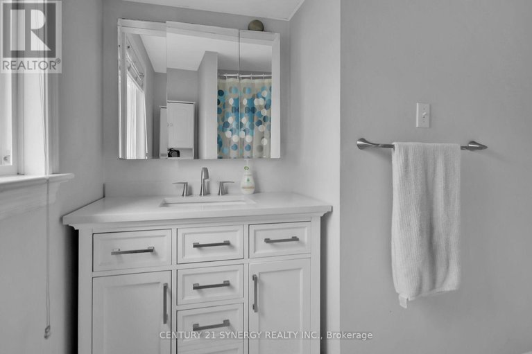 28283837/19-seabrooke-drive/glencairnhazeldean/ottawa/ontario/K2L2H8_26