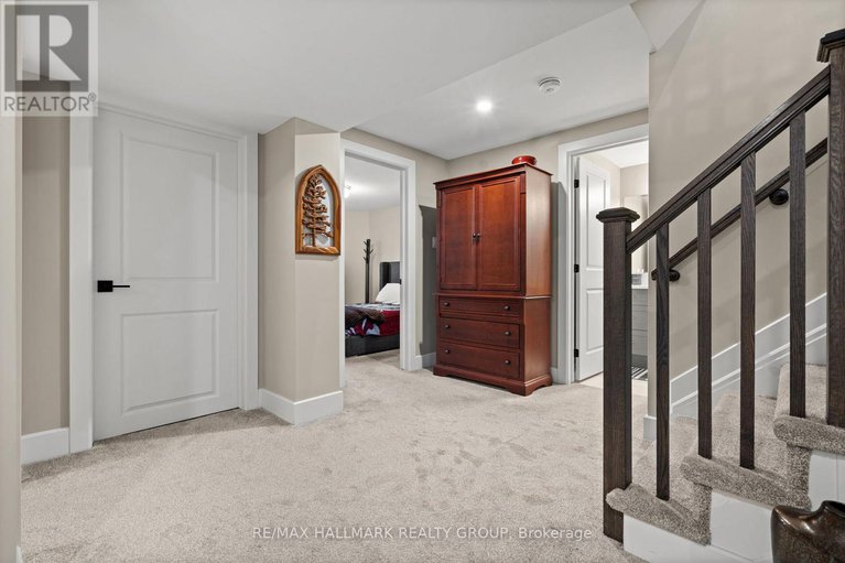 29046971/211-maygrass/remainder-of-stittsville-area/ottawa/ontario/K2S2K5_23